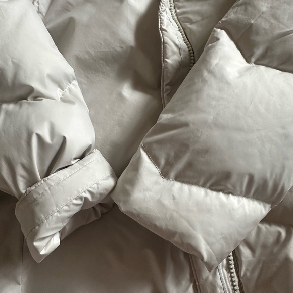 Patagonia Women's Puffer Jacket - Cream - Picture 7 of 10